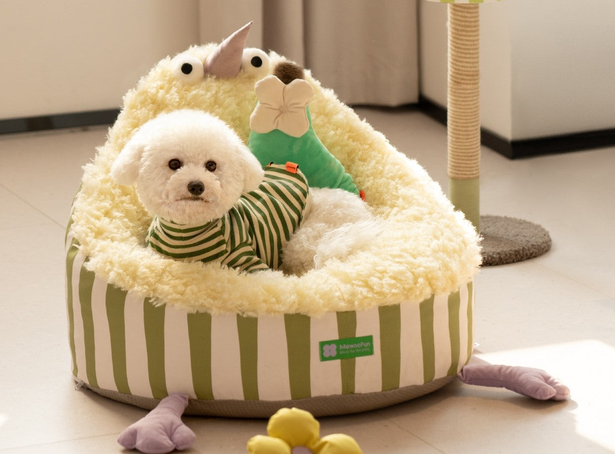 Winter-Ready Bird Chick Shaped Pet Bed: Super Soft & Warm for Cats & Dogs Yellow and Green