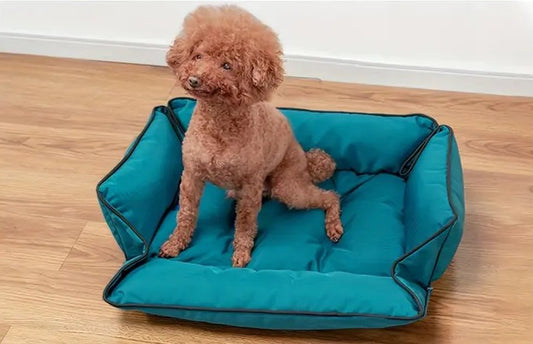 Scratch-resistant all-season dog bed mat with Oxford cloth.
