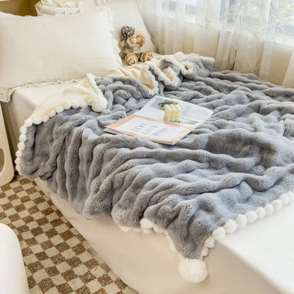 Cozy Bubble Plush Throw Blanket: Warm, Pet-Friendly, and Stylish