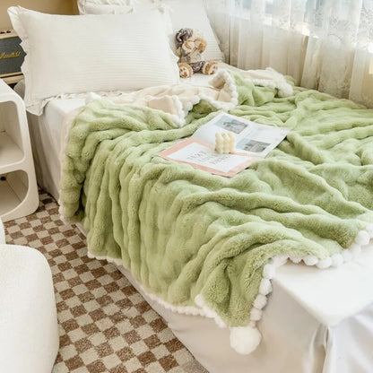 Cozy Bubble Plush Throw Blanket: Warm, Pet-Friendly, and Stylish