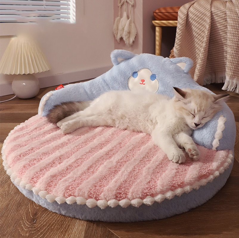 Adorable Baby Bear design on a round cat bed